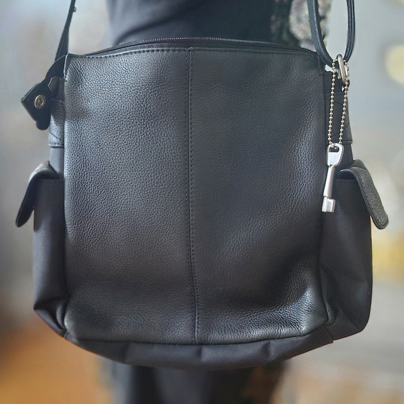 Vintage Y2K Fossil Black Leather Crossbody Bag - Picture 7 of 11